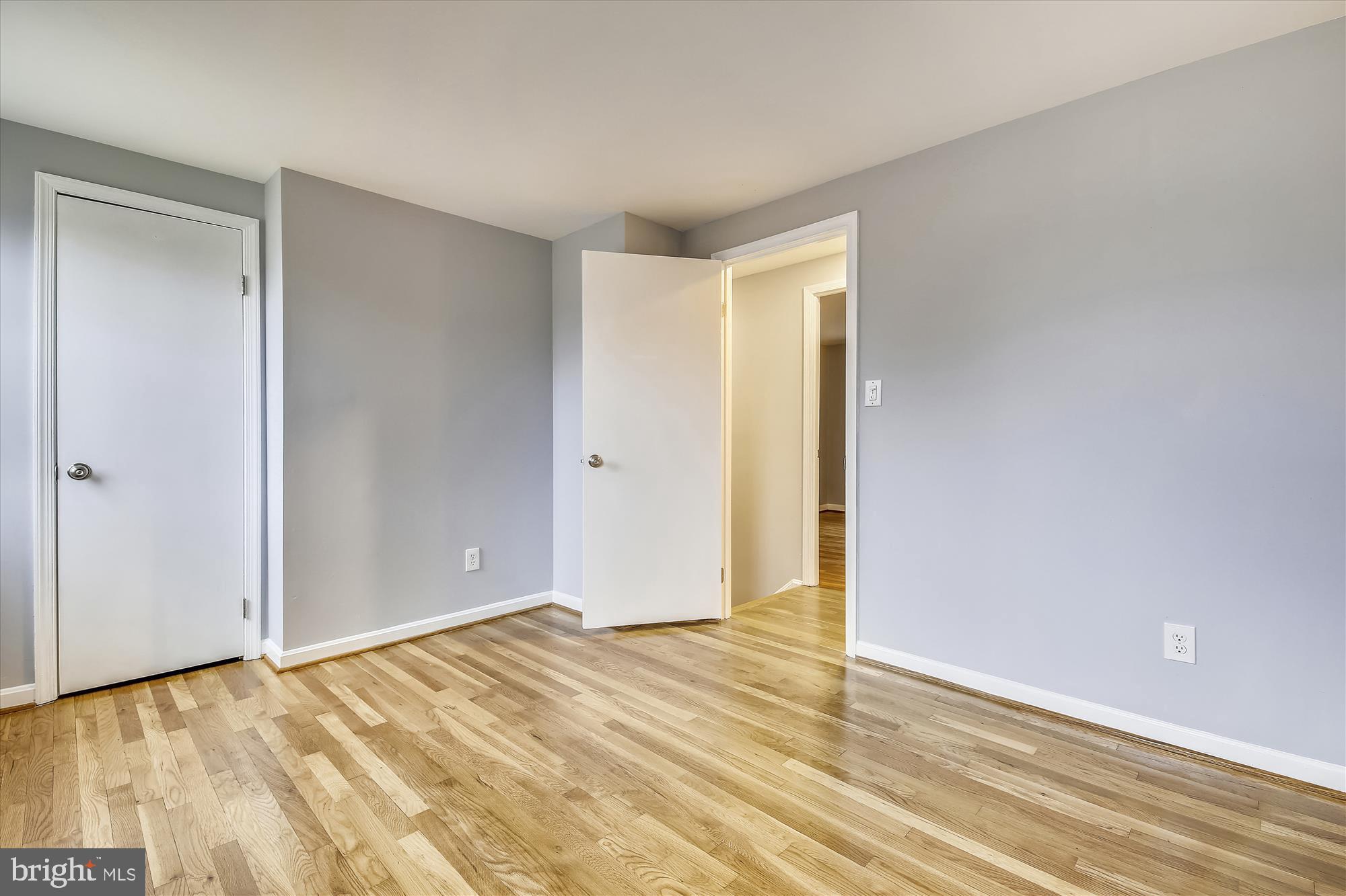 8501 Aqueduct Road Potomac, MD 20854 - Photo 19 of 29 Second bedroom