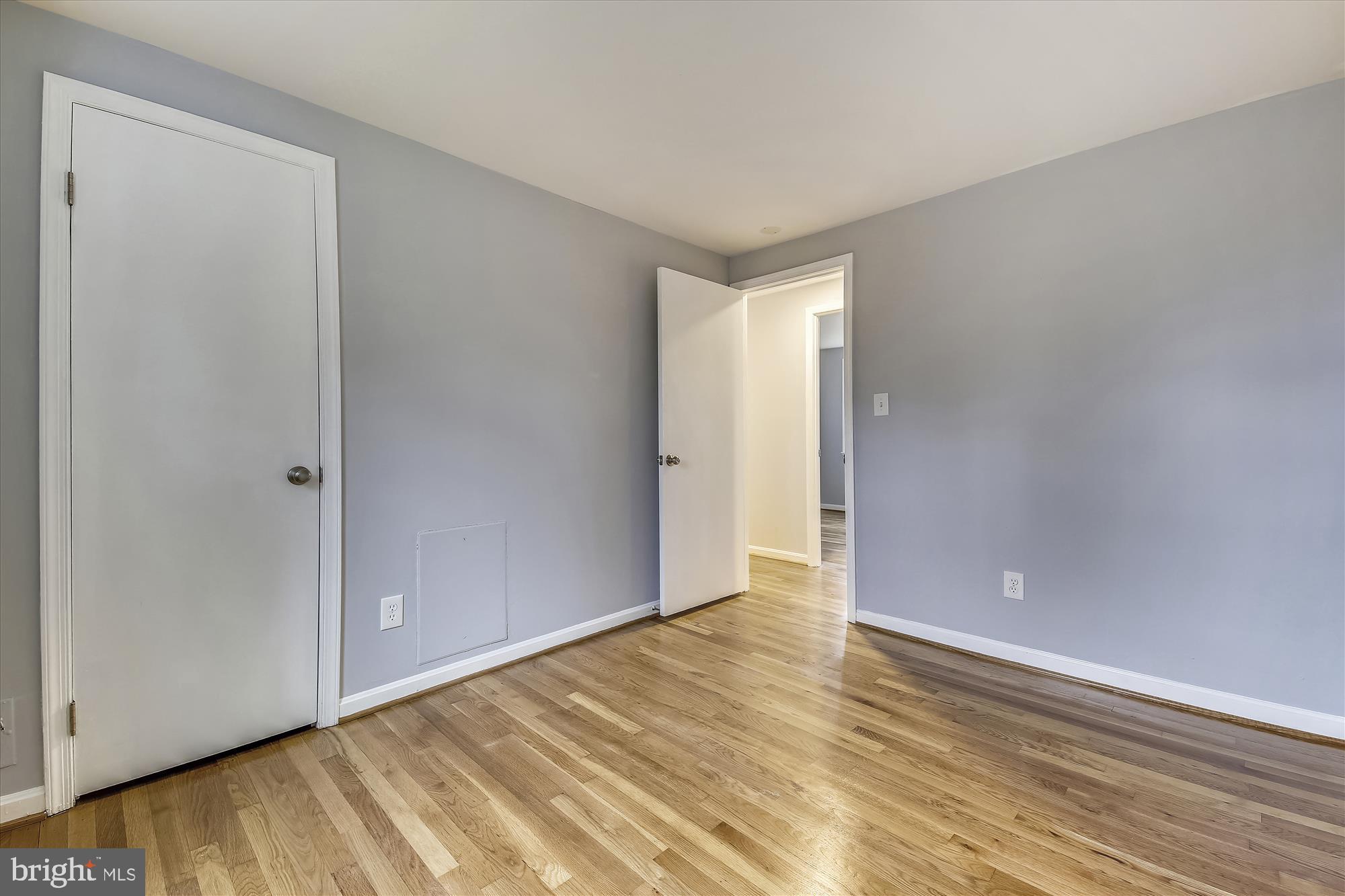 8501 Aqueduct Road Potomac, MD 20854 - Photo 21 of 29 Third bedroom