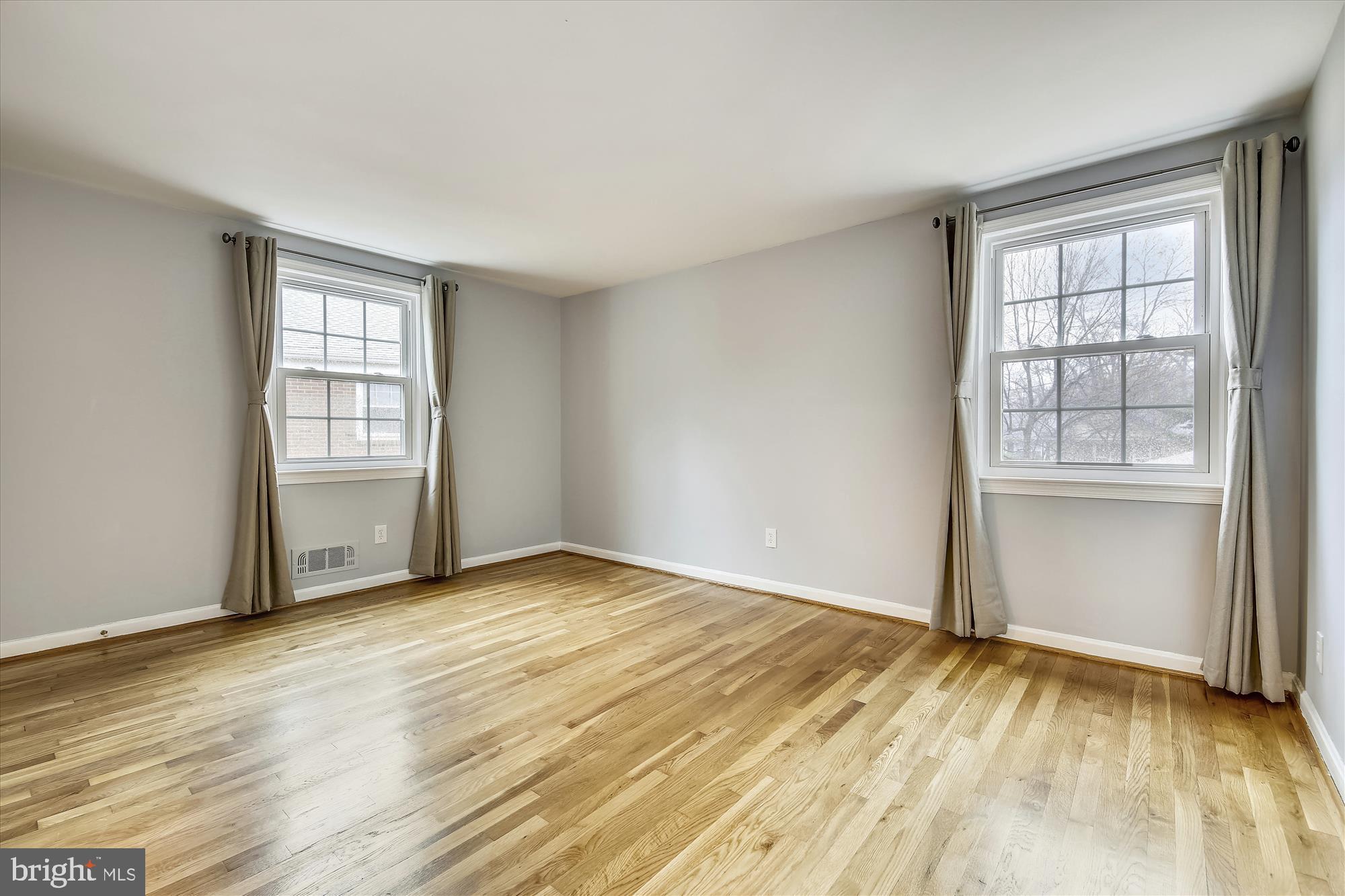 8501 Aqueduct Road Potomac, MD 20854 - Photo 5 of 29 First family rom