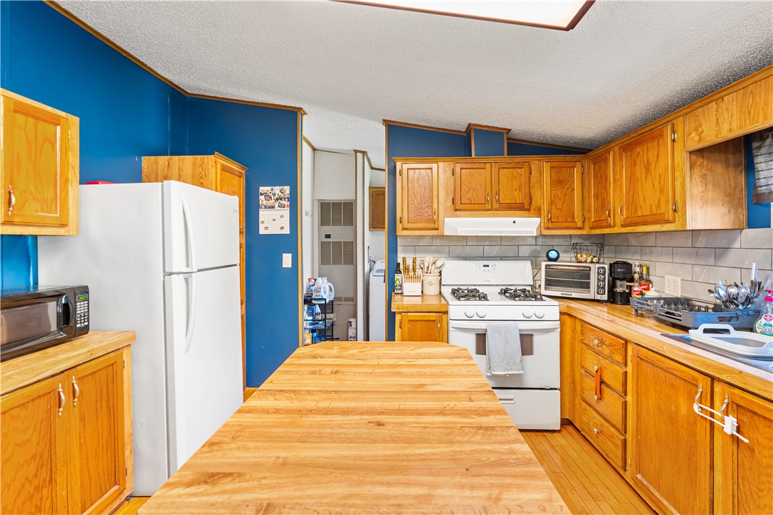 2231 Wearkley Road Wayland, NY 14572 - Photo 8 of 44