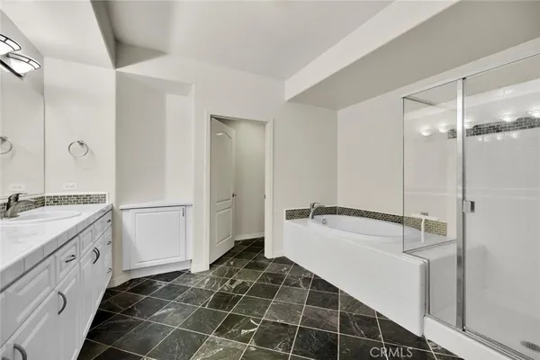 $3,900 | 8355 Station Village Lane, Unit 4212, San Diego, CA 92108