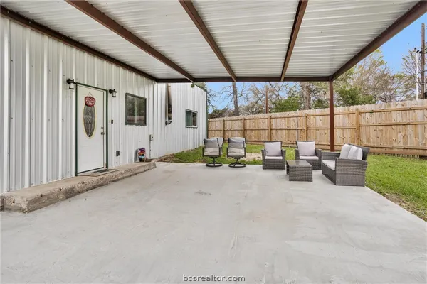 $439,000 | 6452 Oak Hill Lane, Richards, TX 77873