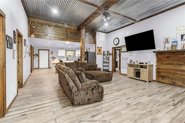 $439,000 | 6452 Oak Hill Lane, Richards, TX 77873