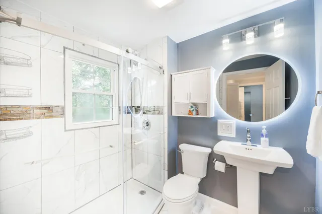 $337,500 | 272 Dixie Airport Road, Madison Heights, VA 24572