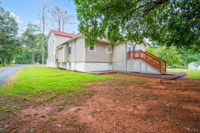 $337,500 | 272 Dixie Airport Road, Madison Heights, VA 24572