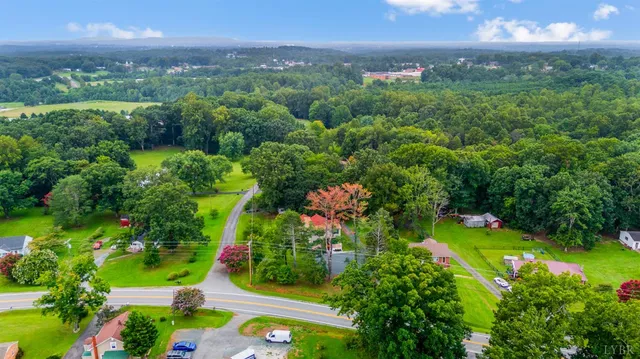 $337,500 | 272 Dixie Airport Road, Madison Heights, VA 24572