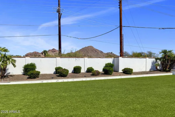 $5,995 | 4621 North 43rd Street, Phoenix, AZ 85018
