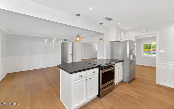 $5,995 | 4621 North 43rd Street, Phoenix, AZ 85018