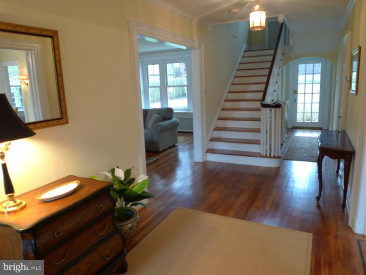 129 Fishers Road Bryn Mawr, PA 19010 - Photo 5 of 20 Hallway