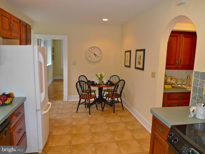 129 Fishers Road Bryn Mawr, PA 19010 - Photo 9 of 20 Kitchen