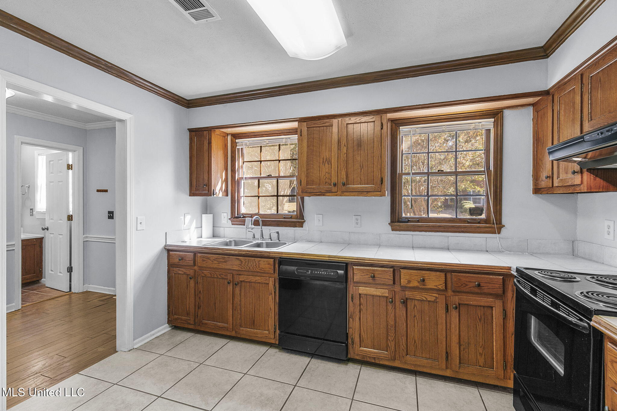 1472 Roxbury Court Jackson, MS 39211 - Photo 8 of 33 10-web-or-mls-1472 Roxbury-10