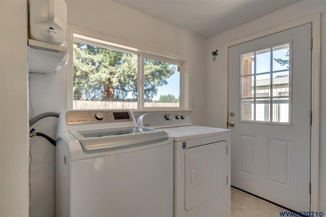 34693 Meridian Road Lebanon, OR 97355 - Photo 14 of 36