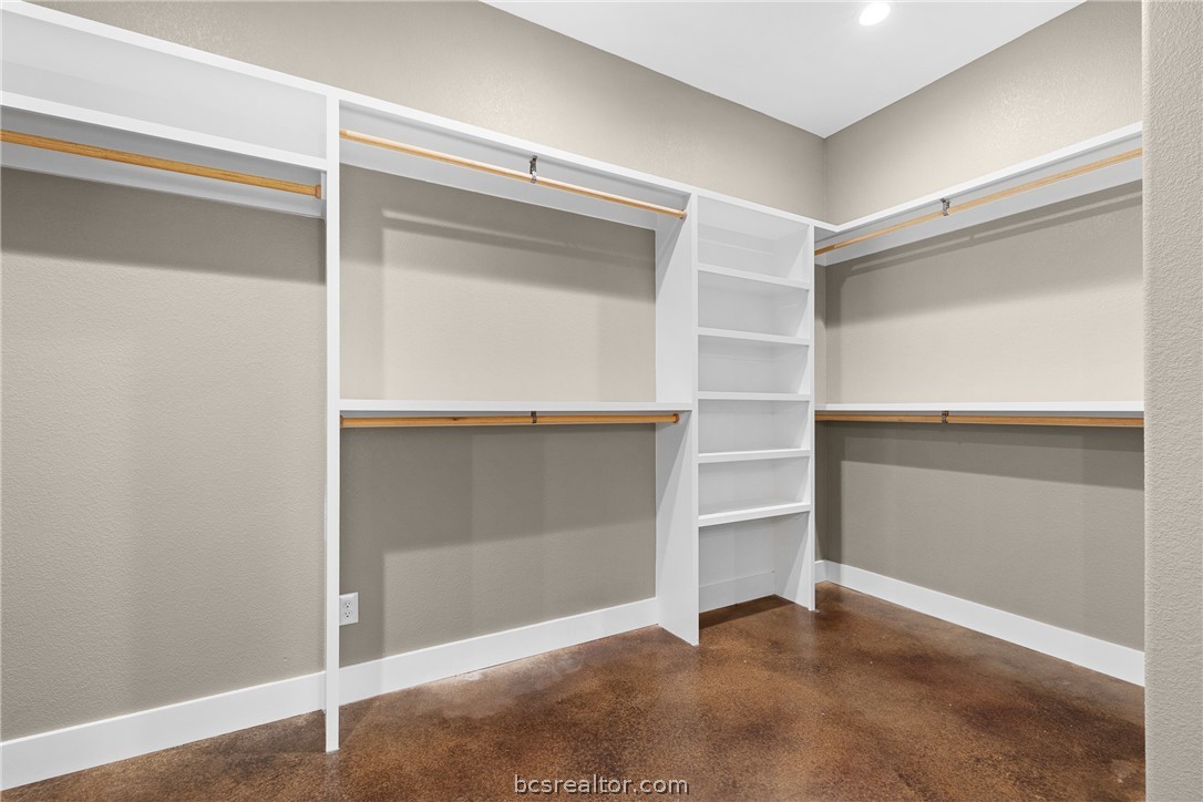 6951 Watermelon Road Somerville, TX 77879 - Photo 21 of 48 Primary Bedroom large walk in closet