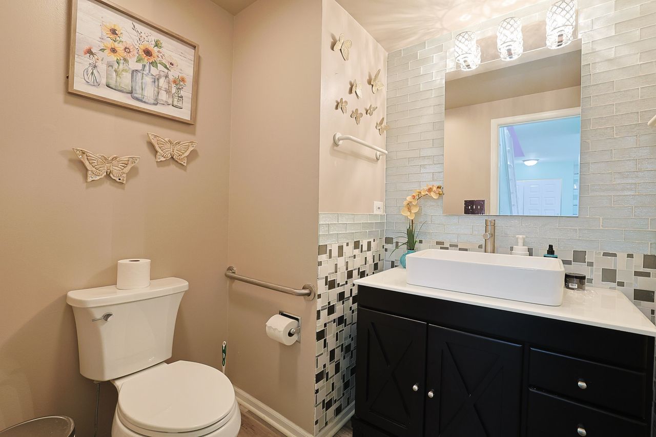 1803 Koehling Road Northbrook, IL 60062 - Photo 9 of 24