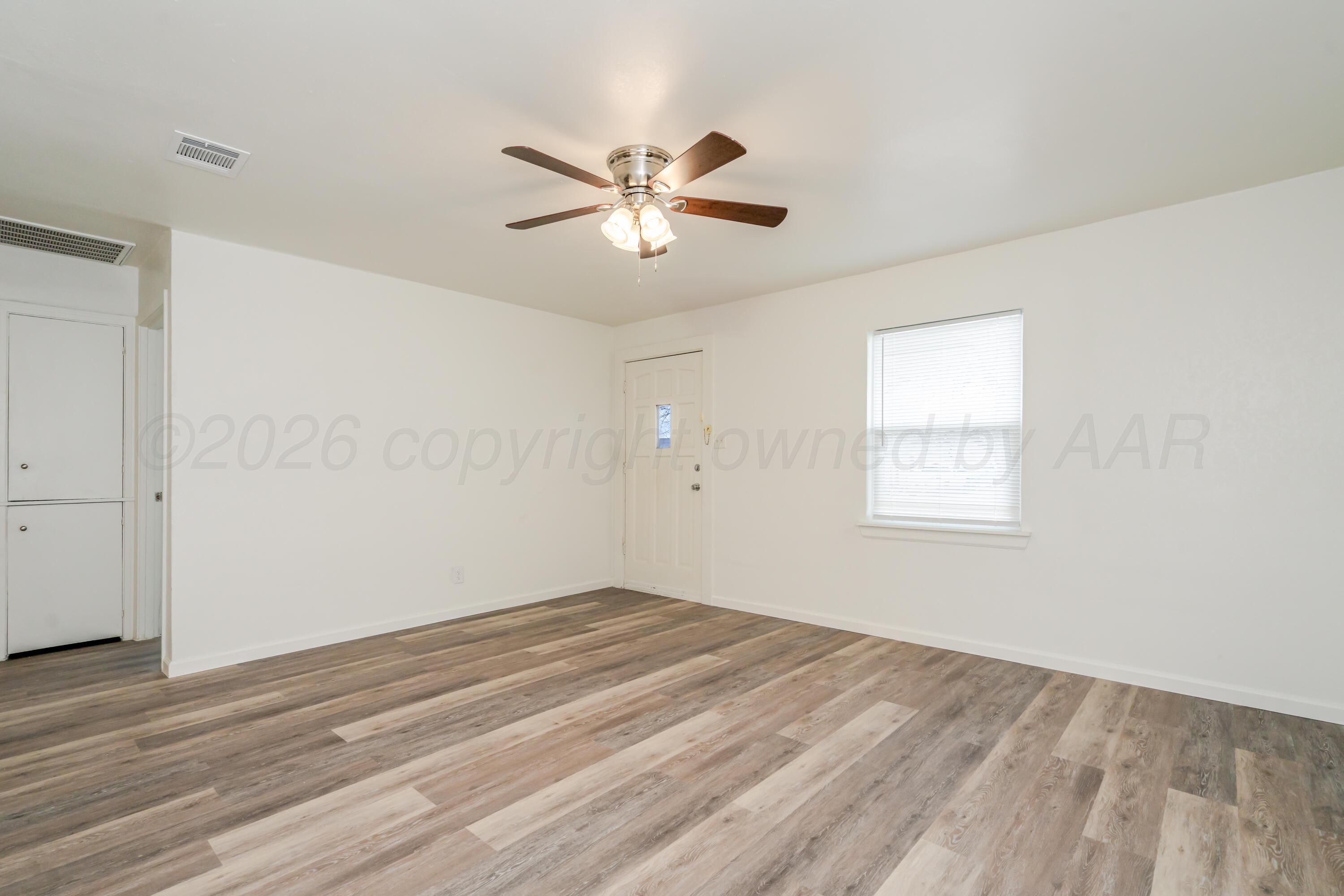 4403 South Travis Street Amarillo, TX 79110 - Photo 5 of 18 4403 S. Travis--6