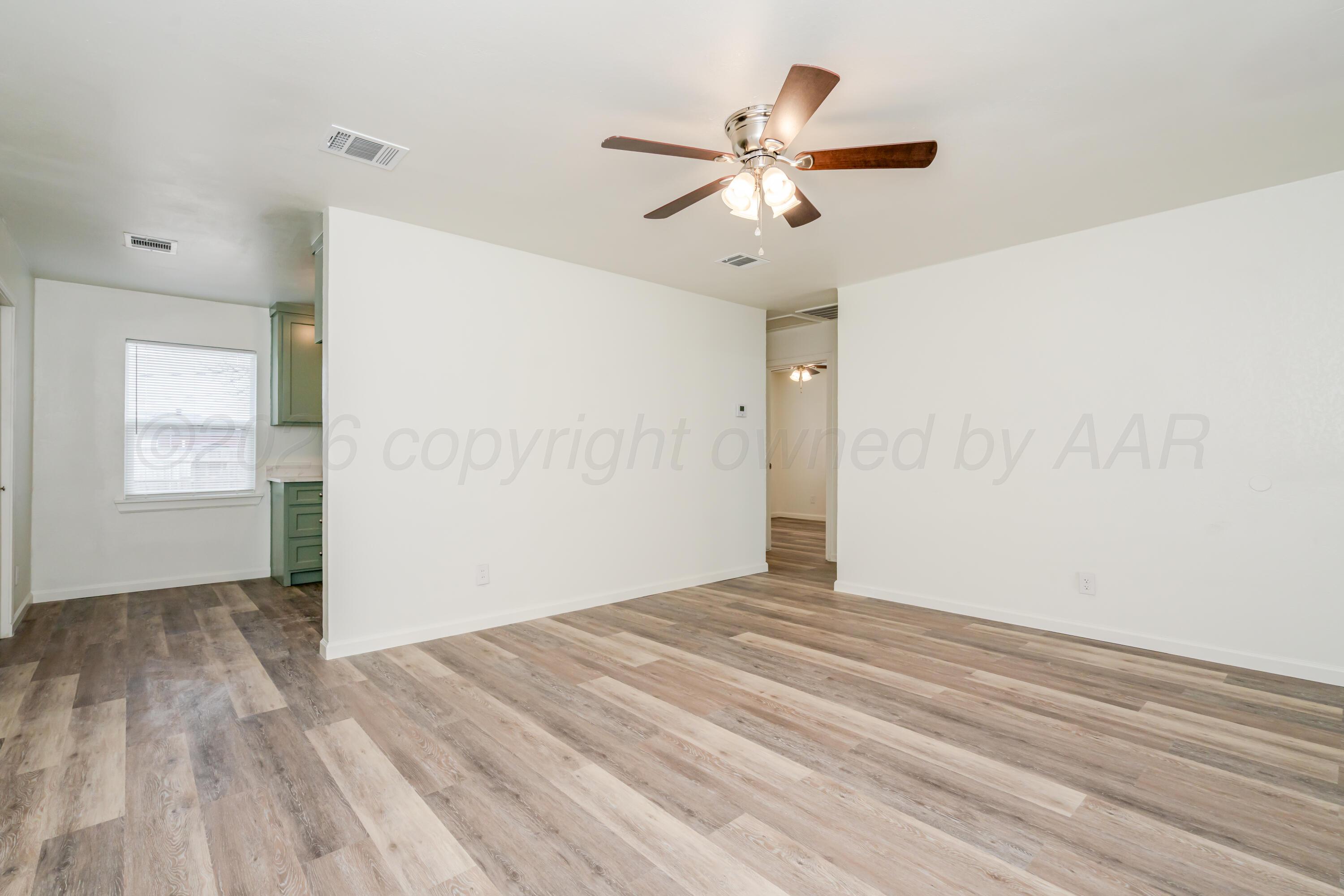 4403 South Travis Street Amarillo, TX 79110 - Photo 6 of 18 4403 S. Travis--7