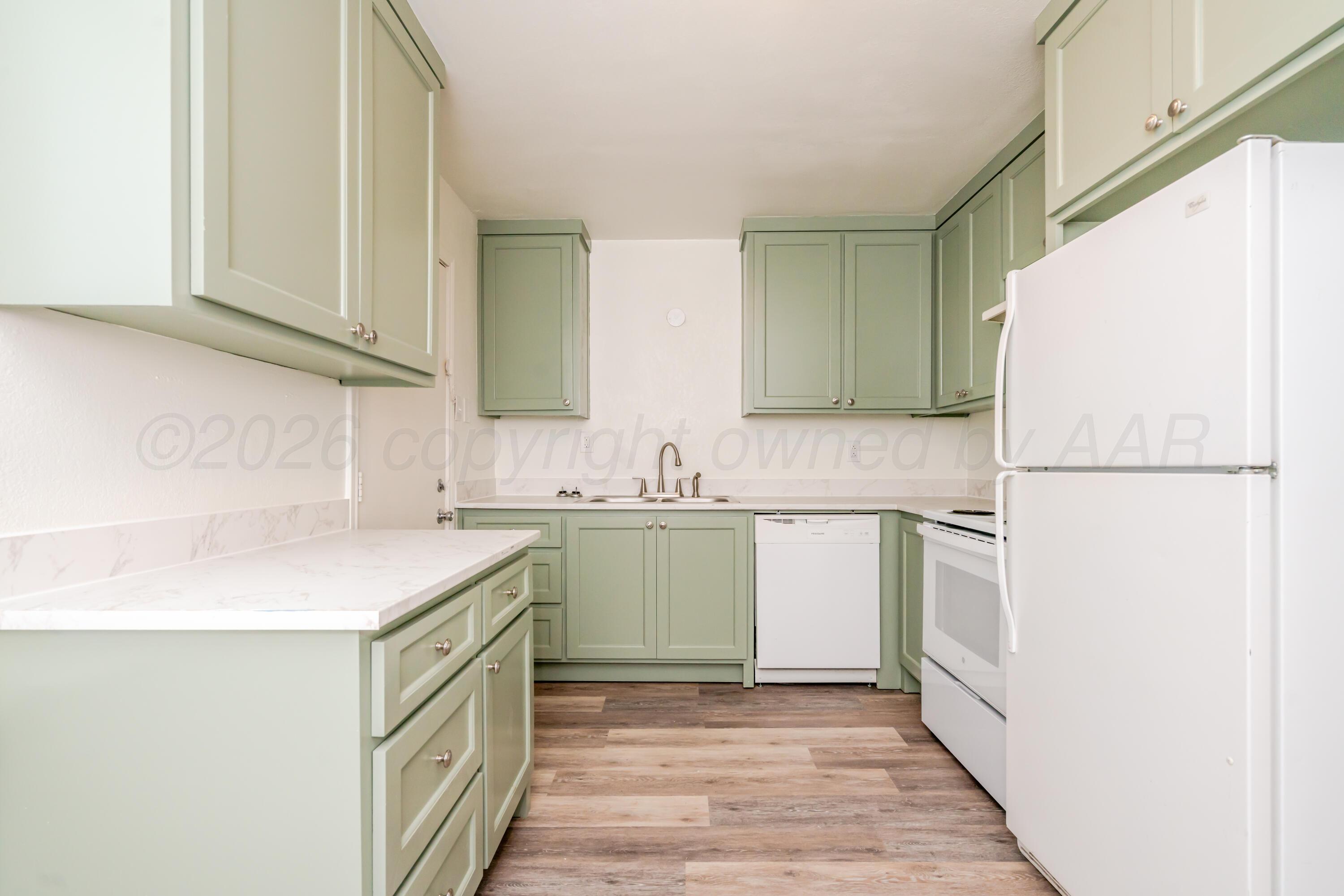 4403 South Travis Street Amarillo, TX 79110 - Photo 7 of 18 4403 S. Travis--8