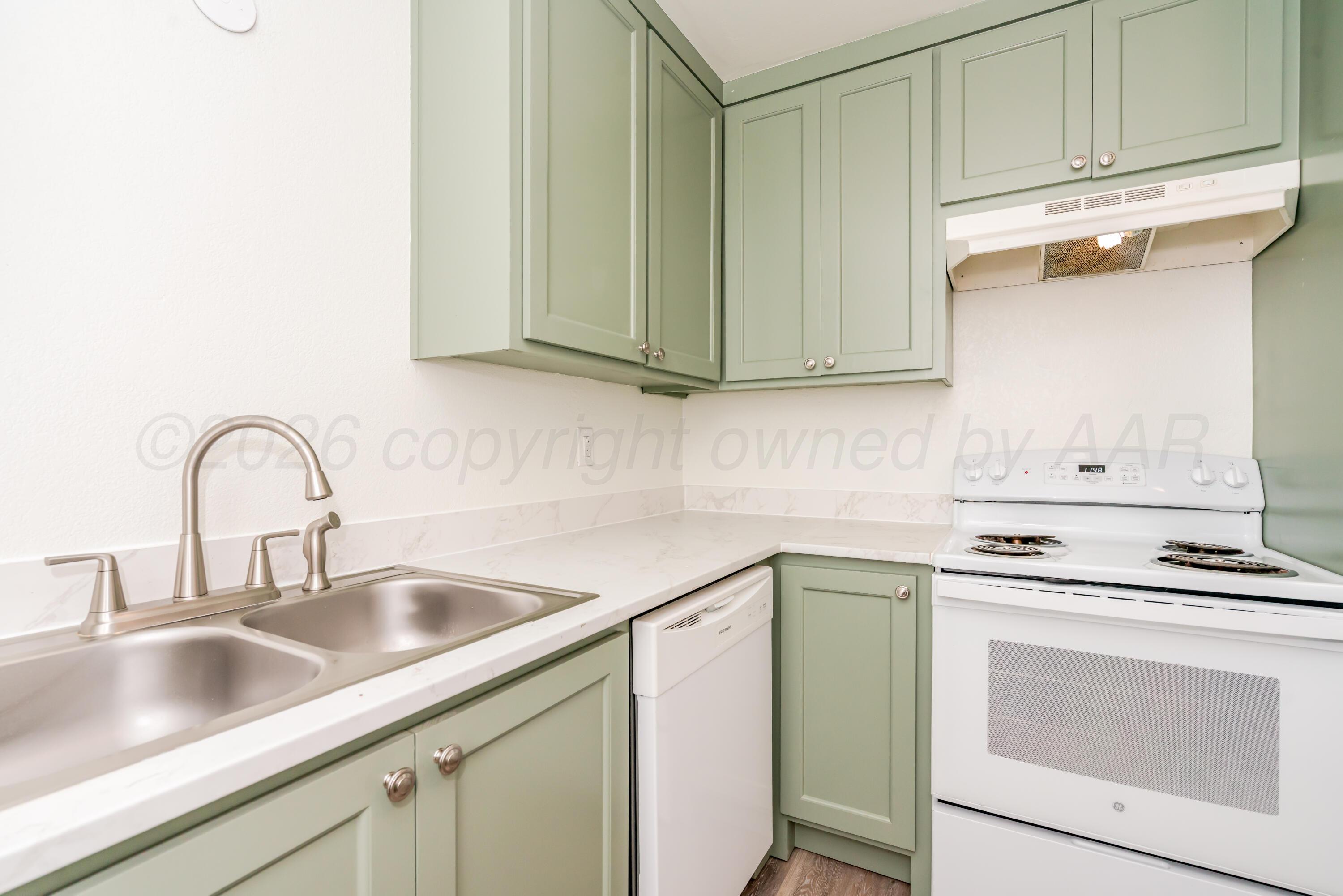 4403 South Travis Street Amarillo, TX 79110 - Photo 9 of 18 4403 S. Travis--10