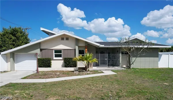 $437,500 | 8512 Chatham Street, Fort Myers, FL 33907
