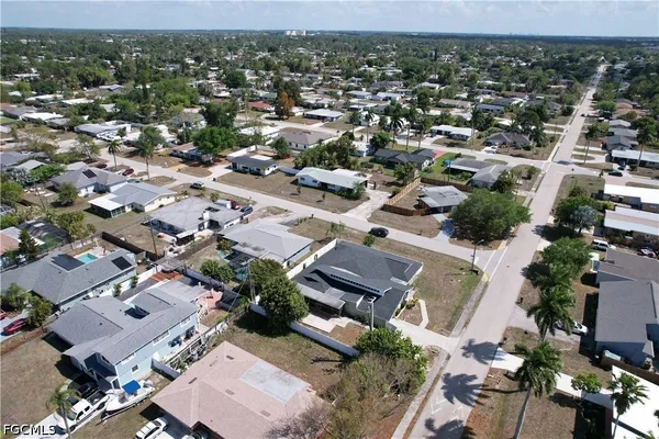 $437,500 | 8512 Chatham Street, Fort Myers, FL 33907