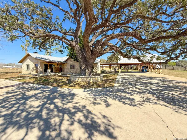 $649,999 | 2828 2nd Street, Pleasanton, TX 78064