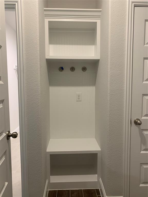 765 Knoxbridge Road Forney, TX 75126 - Photo 13 of 22 a bathroom with a sink and mirror