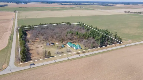 $425,000 | N4721 9th Drive, Hancock, WI 54943