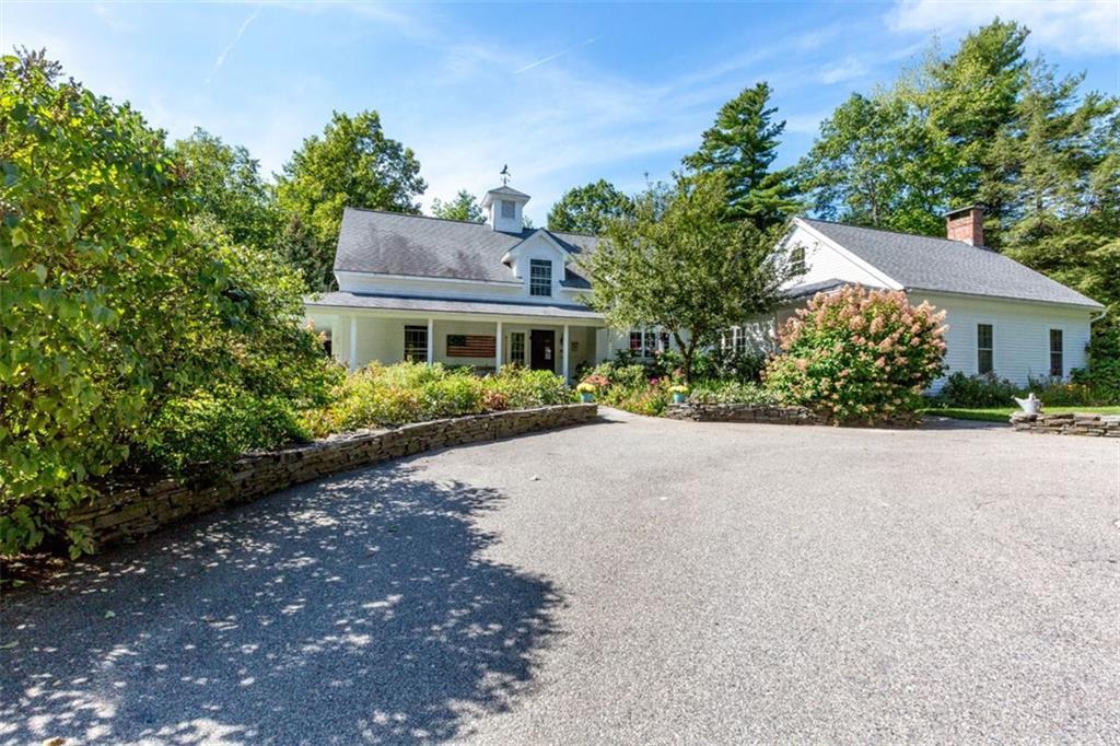 8 Mayflower Drive Cumberland, ME 04021 - Photo 2 of 17 Photo