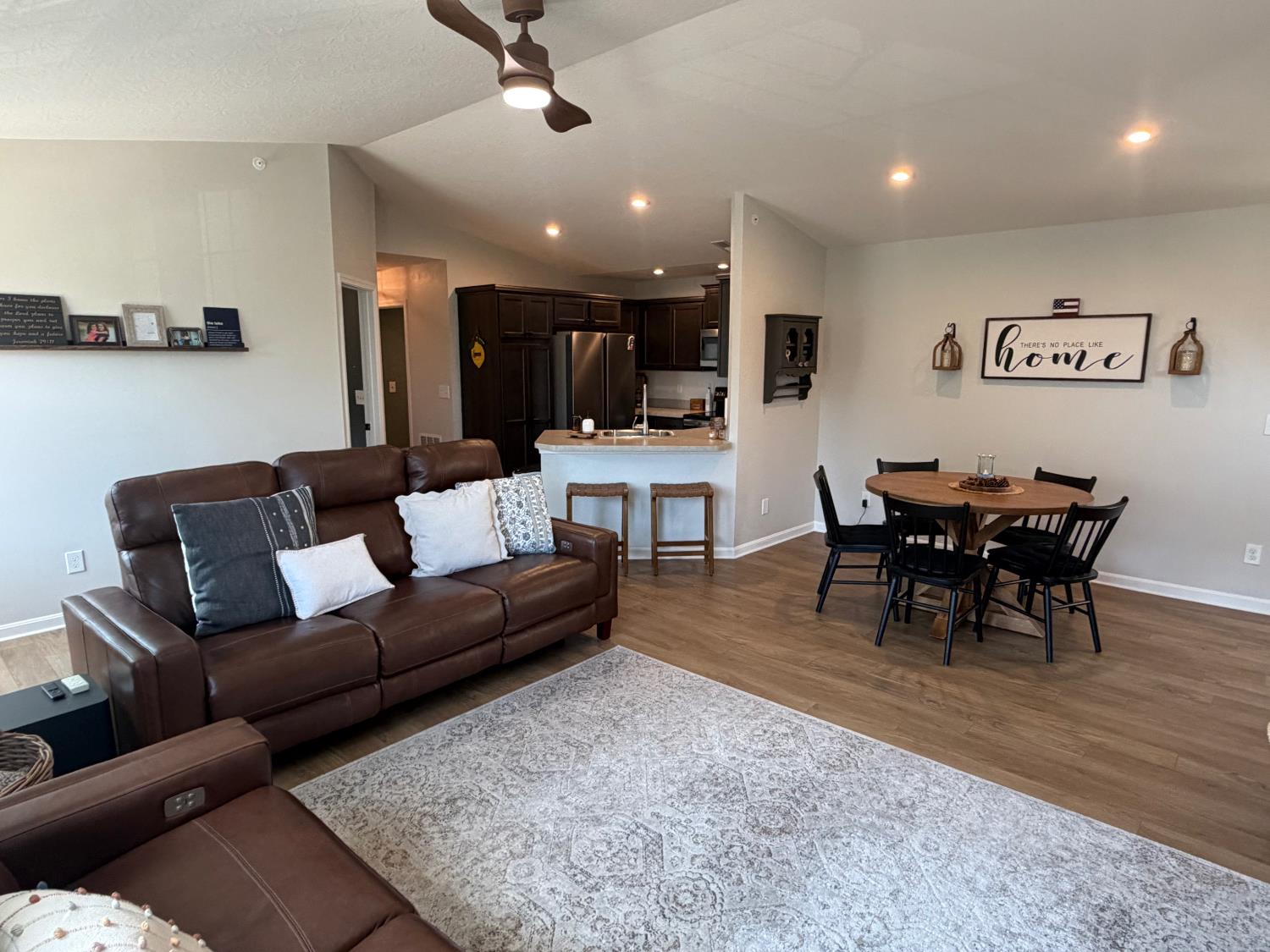 604 River Ridge, Unit 305 Lawrenceburg, IN 47025 - Photo 6 of 20 Gallery Image 6