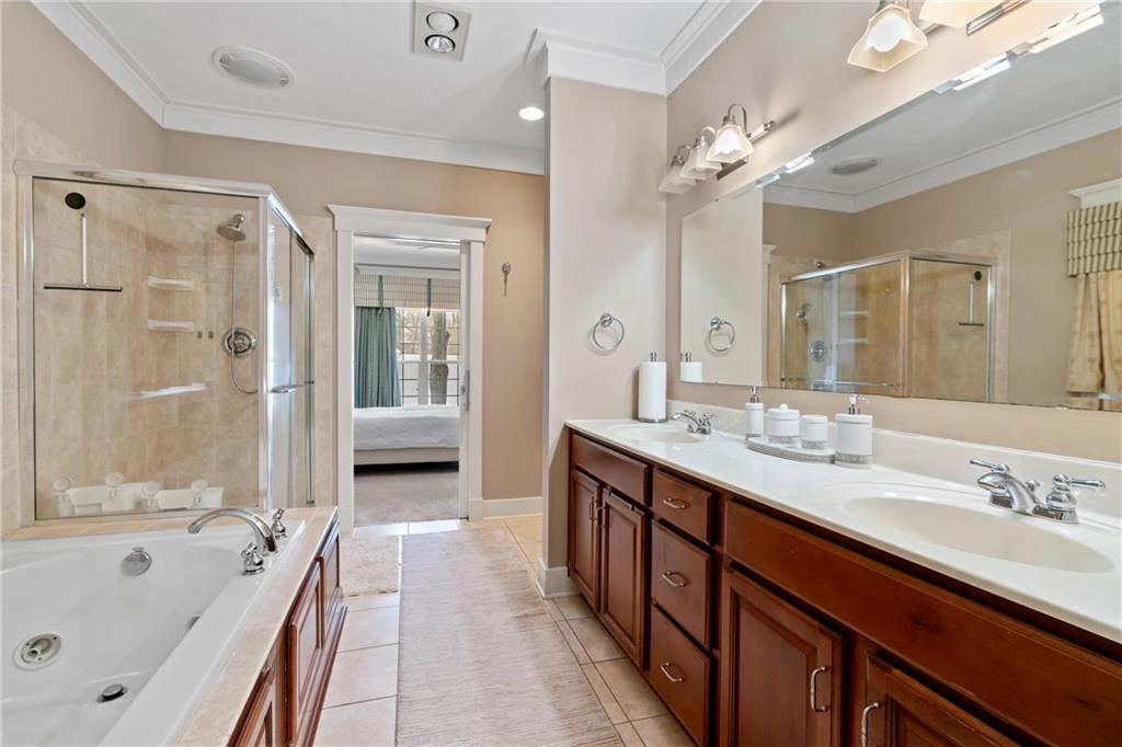 228 Berkeley Way Monroeville, PA 15146 - Photo 22 of 34 Owner's Suite