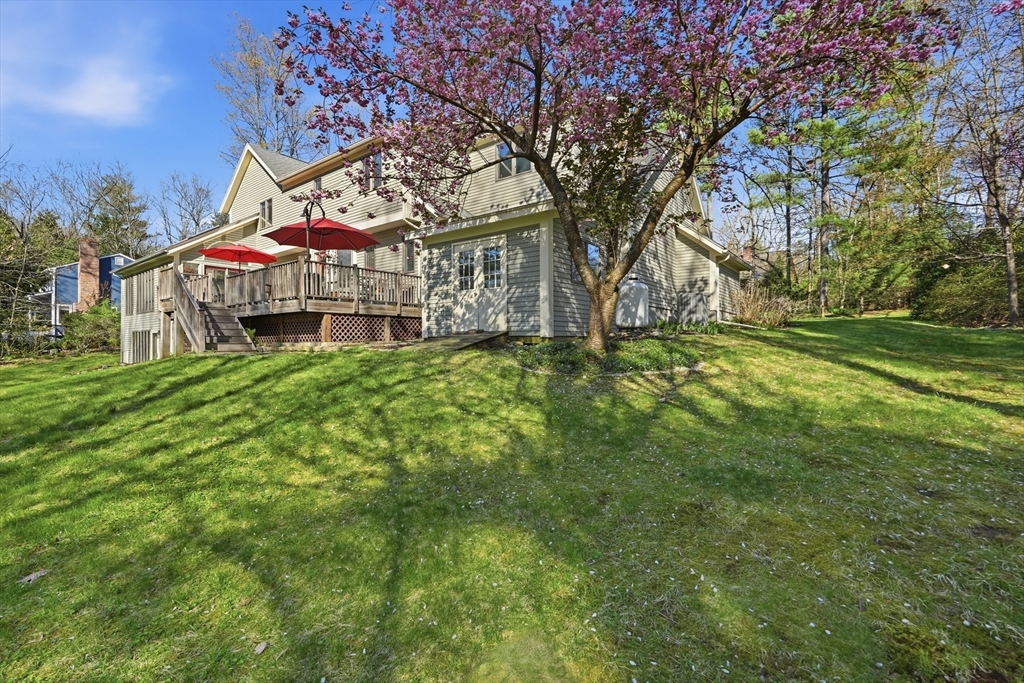 28 Trillium Way Amherst, MA 01002 - Photo 6 of 42