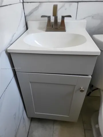 a close view of sink