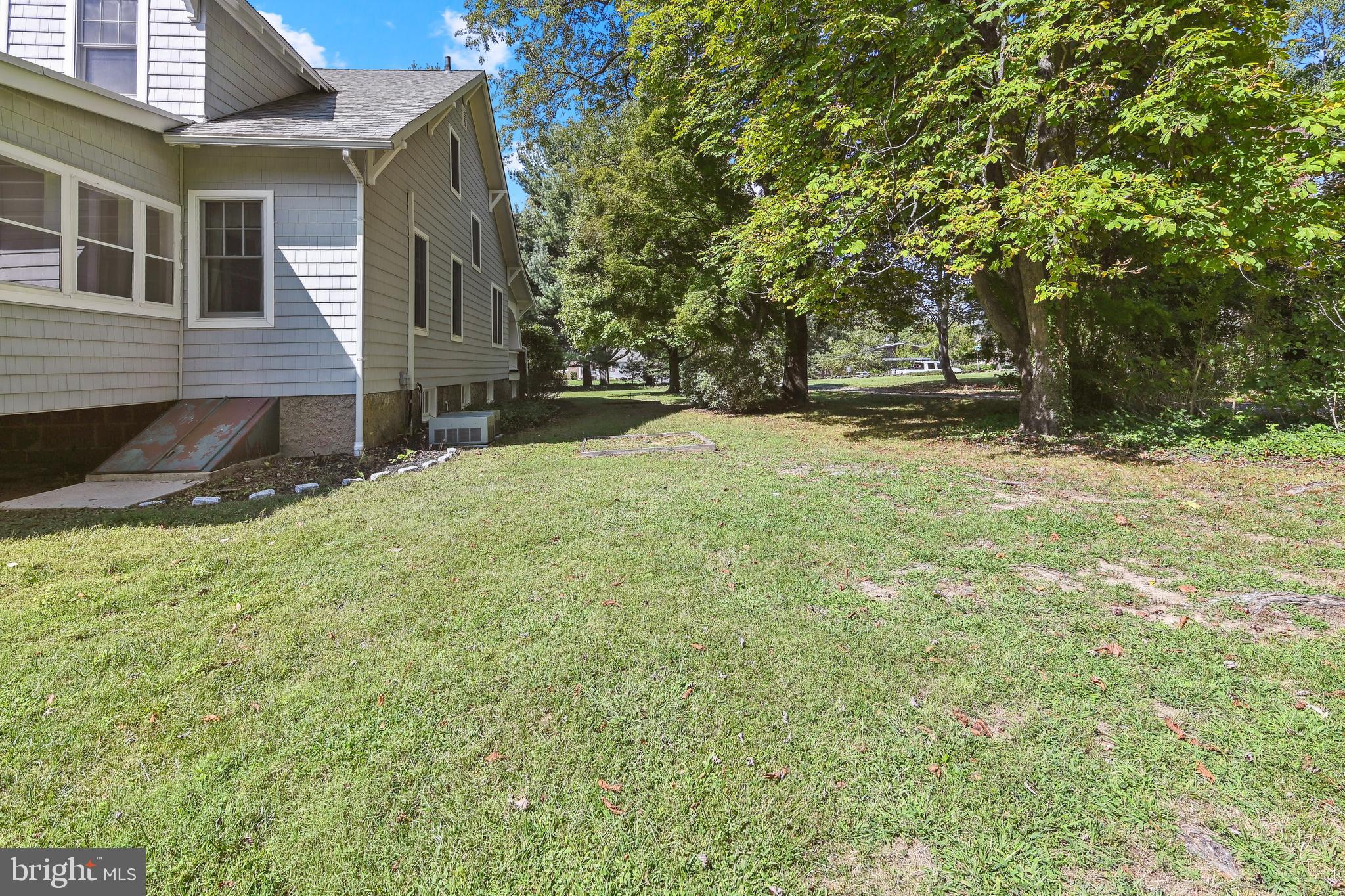 65 Church Road Arnold, MD 21012 - Photo 54 of 58 Side yard has horseshoe pit!