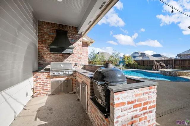 $725,000 | 1621 Glen Eagles Bend, Zachary, LA 70791