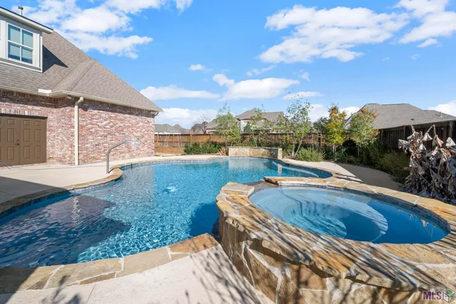 $725,000 | 1621 Glen Eagles Bend, Zachary, LA 70791