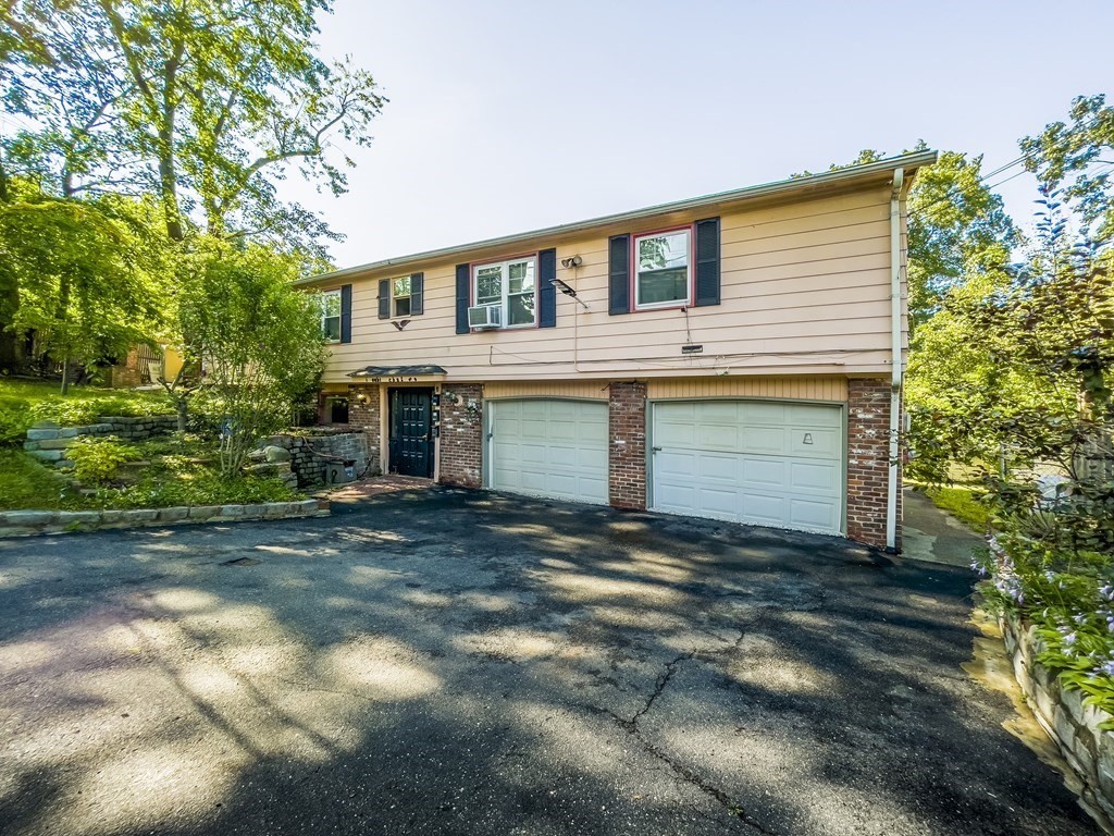 6 South Chatham Street Springfield, MA 01109 - Photo 2 of 27 Gallery Image 2