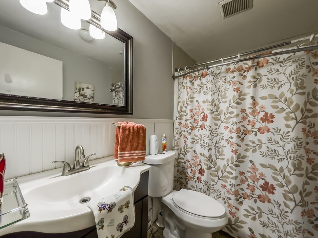 6 South Chatham Street Springfield, MA 01109 - Photo 8 of 27 Gallery Image 8