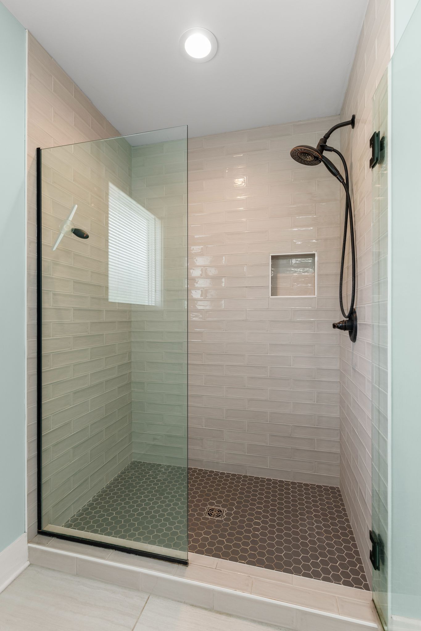 5216 Highway 161 Springfield, TN 37172 - Photo 15 of 31 a bathroom with a shower