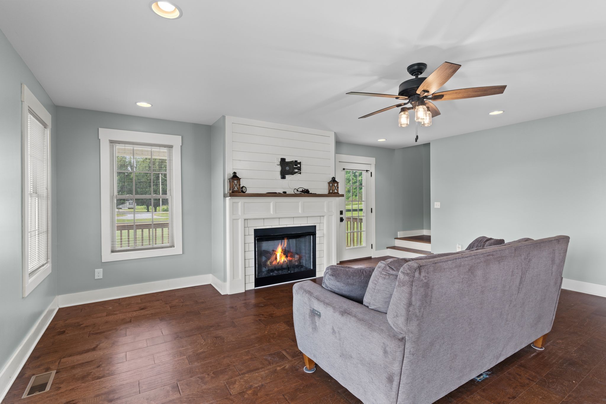 5216 Highway 161 Springfield, TN 37172 - Photo 9 of 31 a living room with furniture and a fireplace