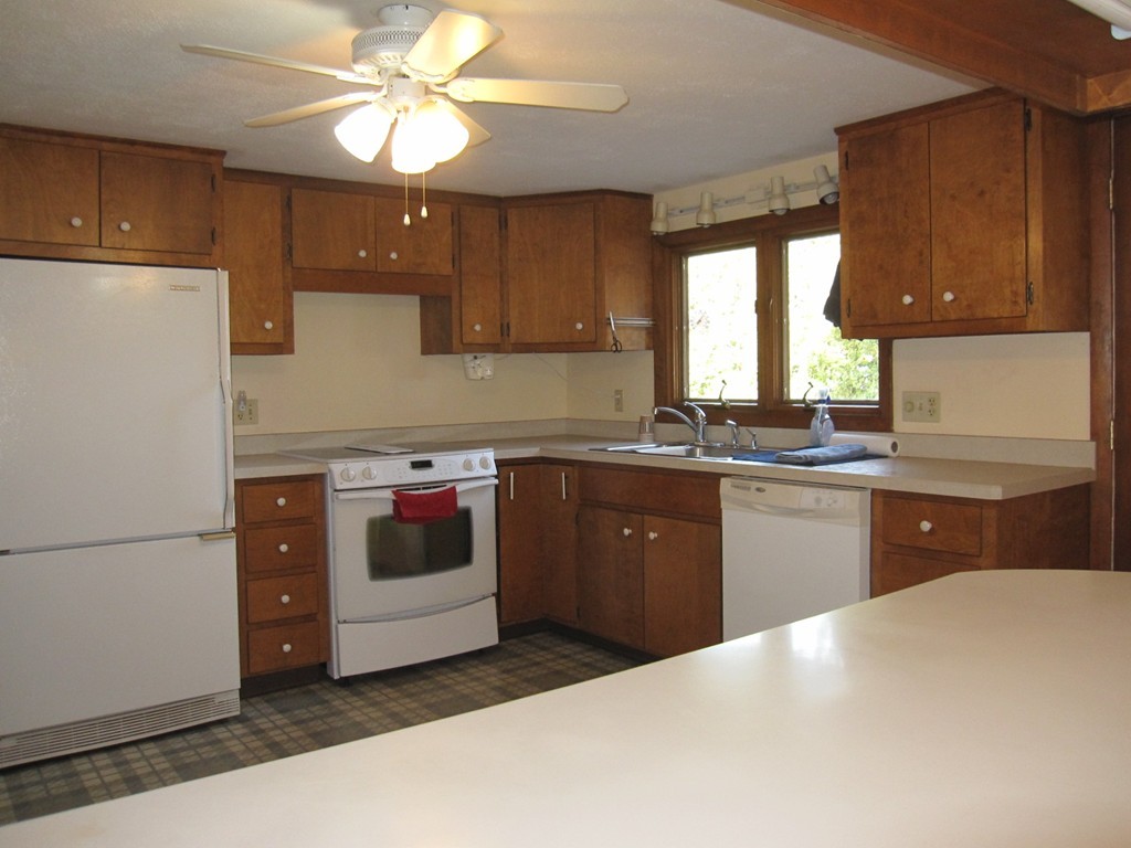 93 Burnham Road Greenfield, MA 01301 - Photo 8 of 22 Gallery Image 8