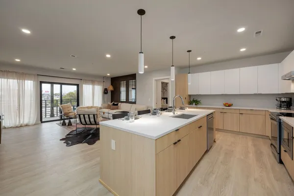 $9,995 | 635 7th Avenue South, Unit 311, Nashville, TN 37203