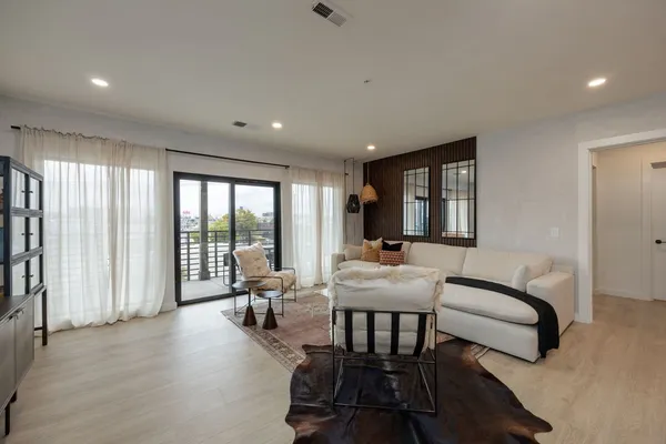 $9,995 | 635 7th Avenue South, Unit 311, Nashville, TN 37203