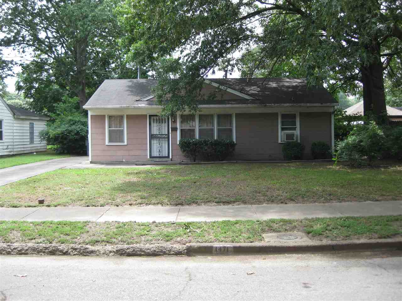 1471 Weiner Road Memphis, TN 38108 - Photo 1 of 16