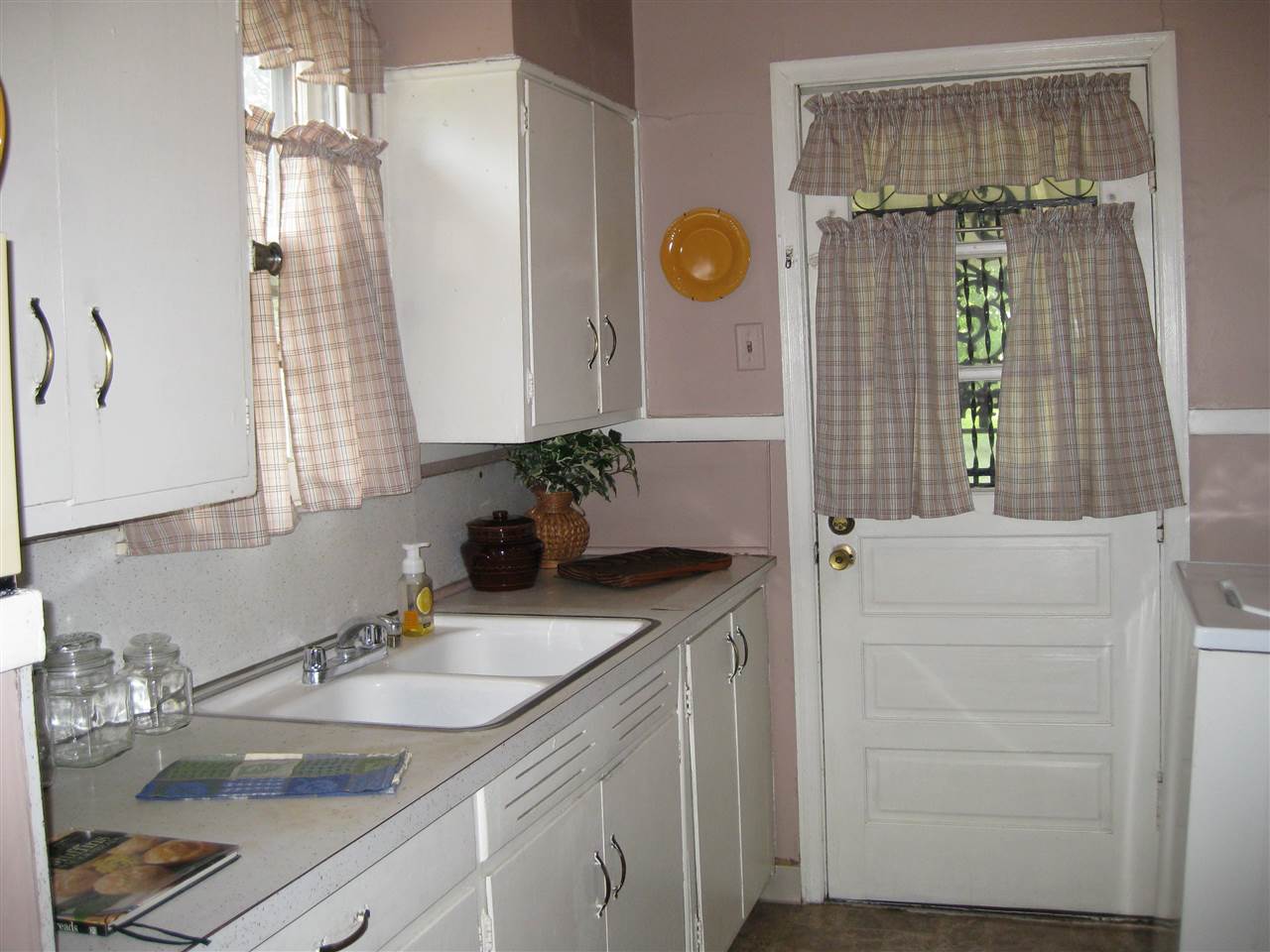 1471 Weiner Road Memphis, TN 38108 - Photo 7 of 16