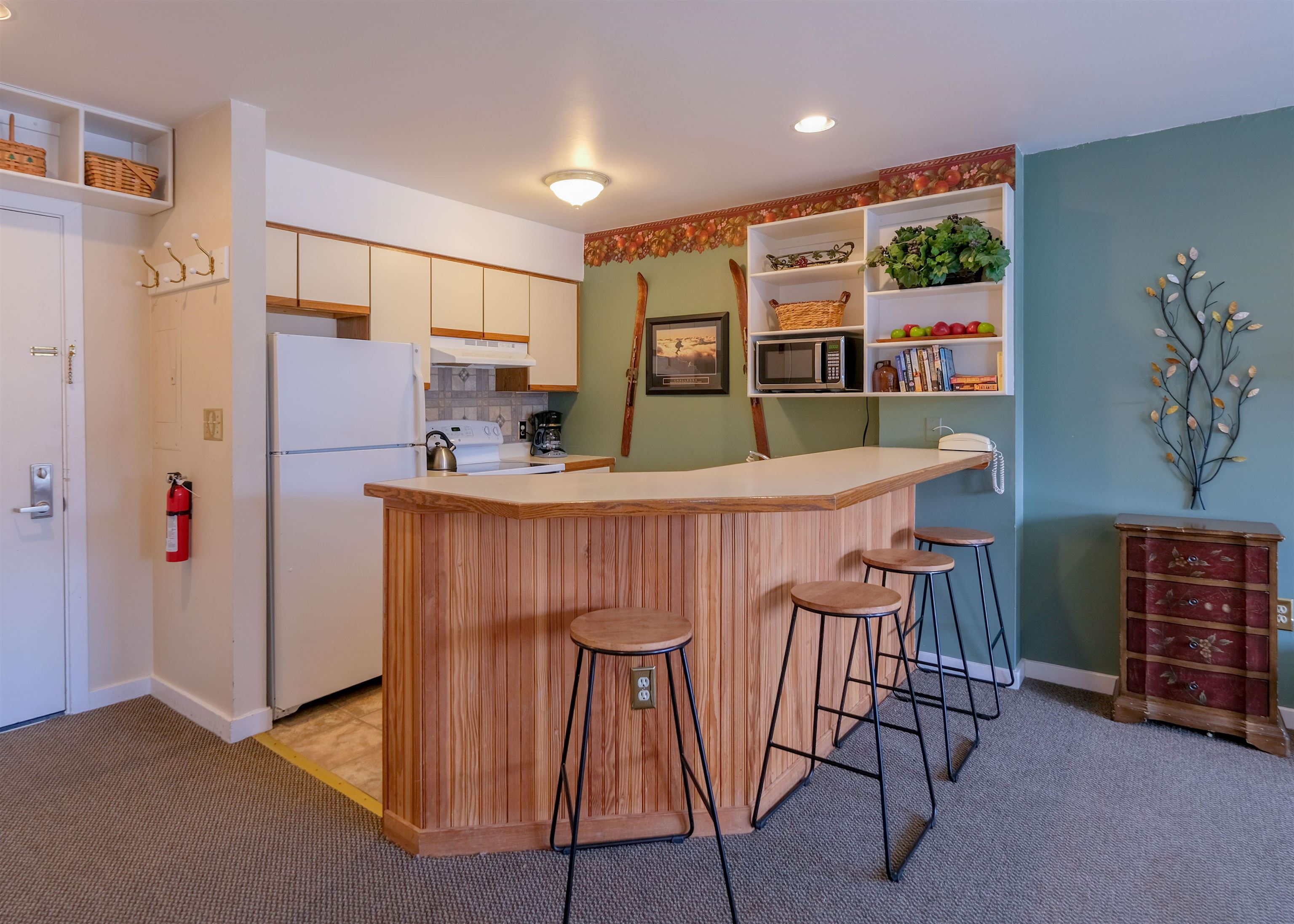 318 Mountain Road, Unit A304 Ludlow, VT 05149 - Photo 3 of 35
