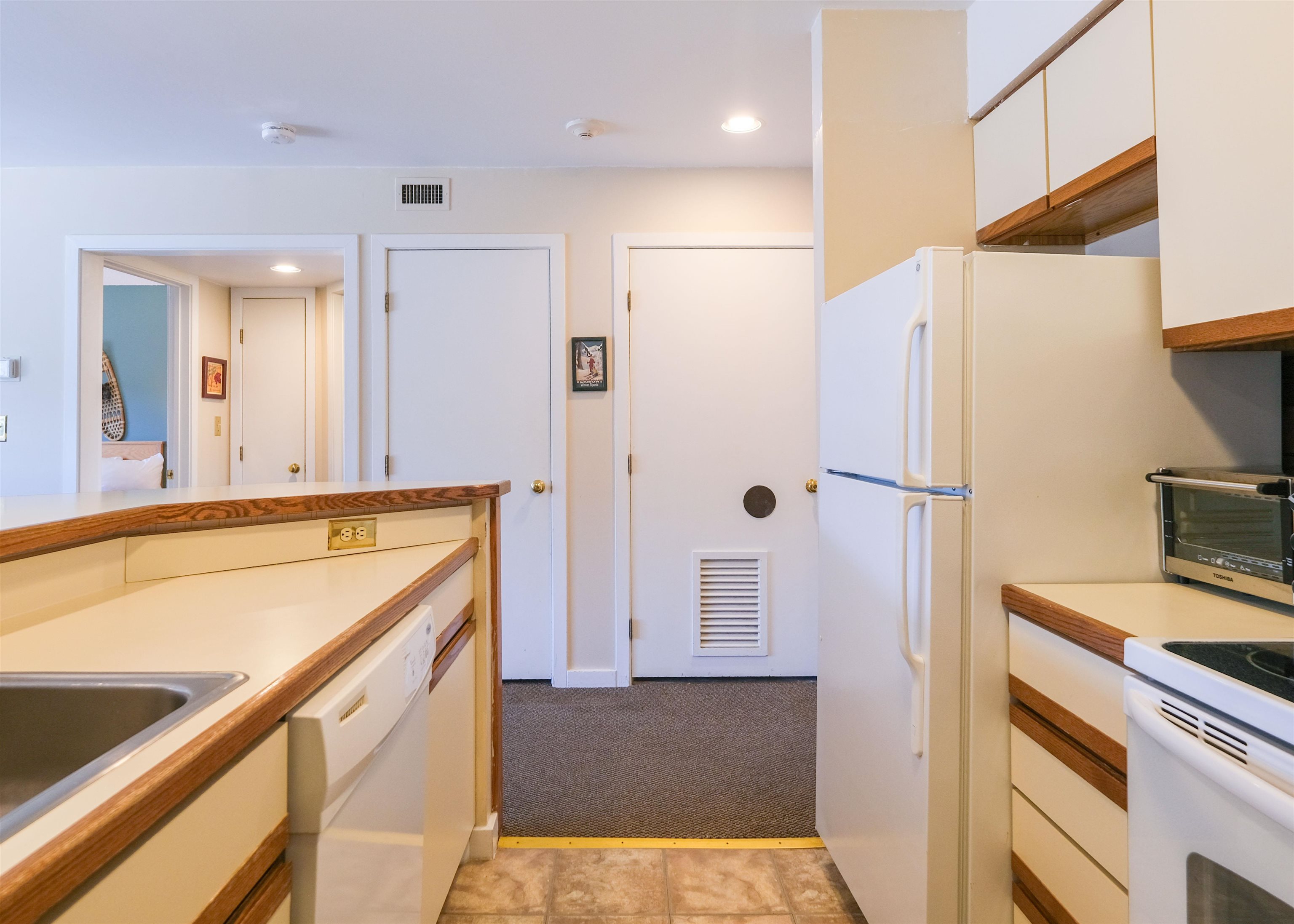 318 Mountain Road, Unit A304 Ludlow, VT 05149 - Photo 6 of 35