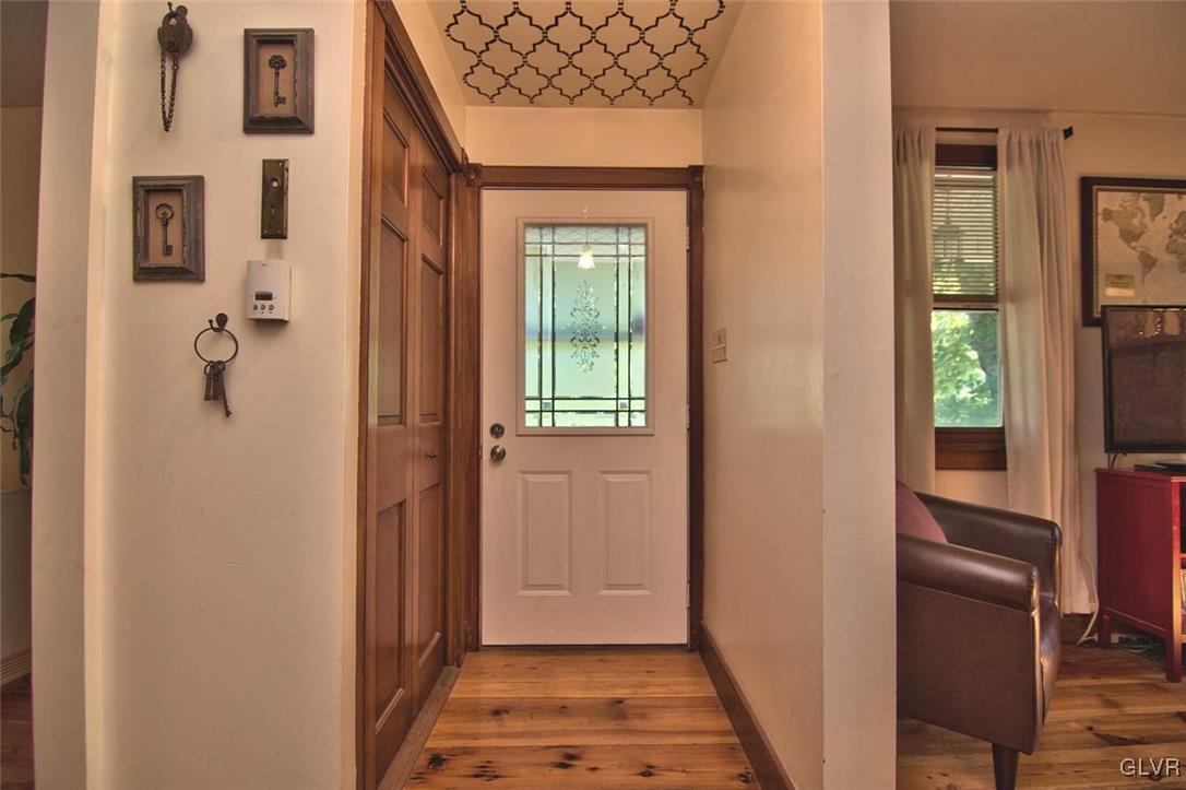 204 Miller Road Stroudsburg, PA 18360 - Photo 8 of 50 Foyer