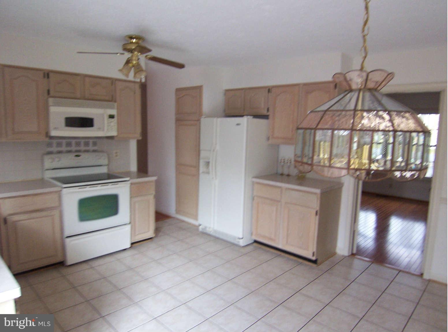 1828 Post Oak Trail Reston, VA 20191 - Photo 2 of 11 Kitchen