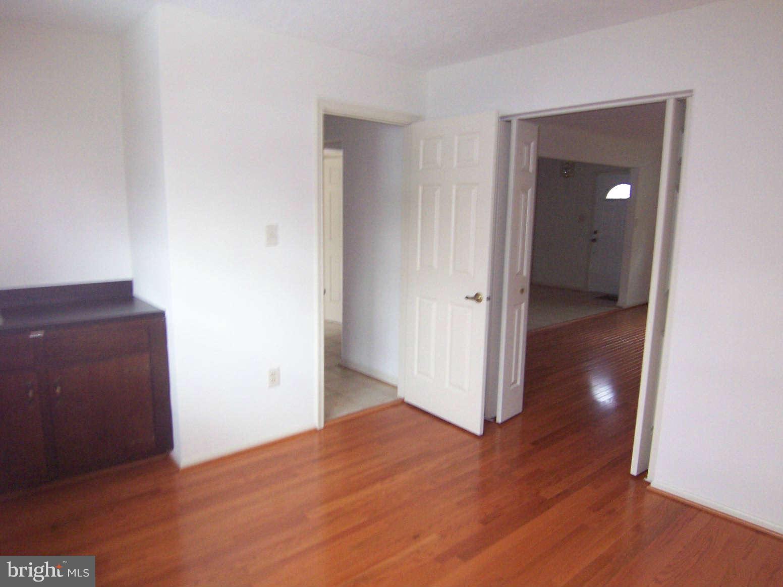 1828 Post Oak Trail Reston, VA 20191 - Photo 5 of 11 Den/Office Leading to Living Room