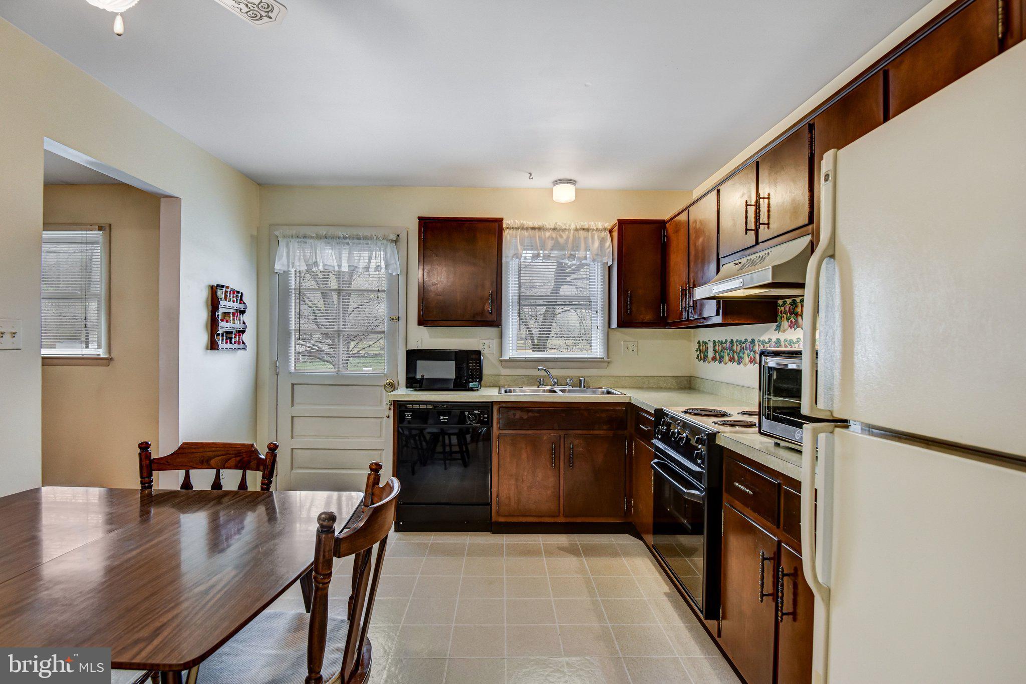 16504 Waterfall Road Haymarket, VA 20169 - Photo 6 of 32